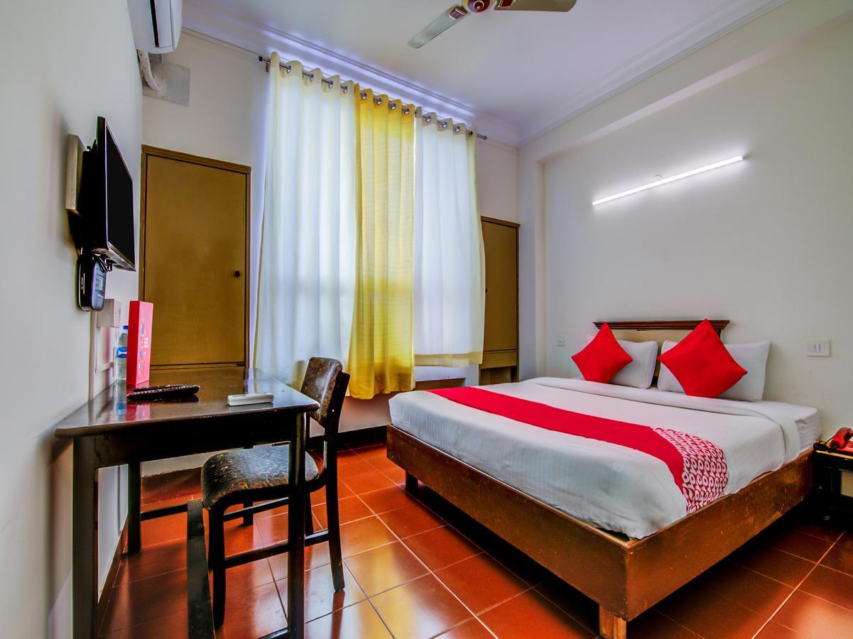 Hotel Golden Gates Bangalore Eksteriør bilde