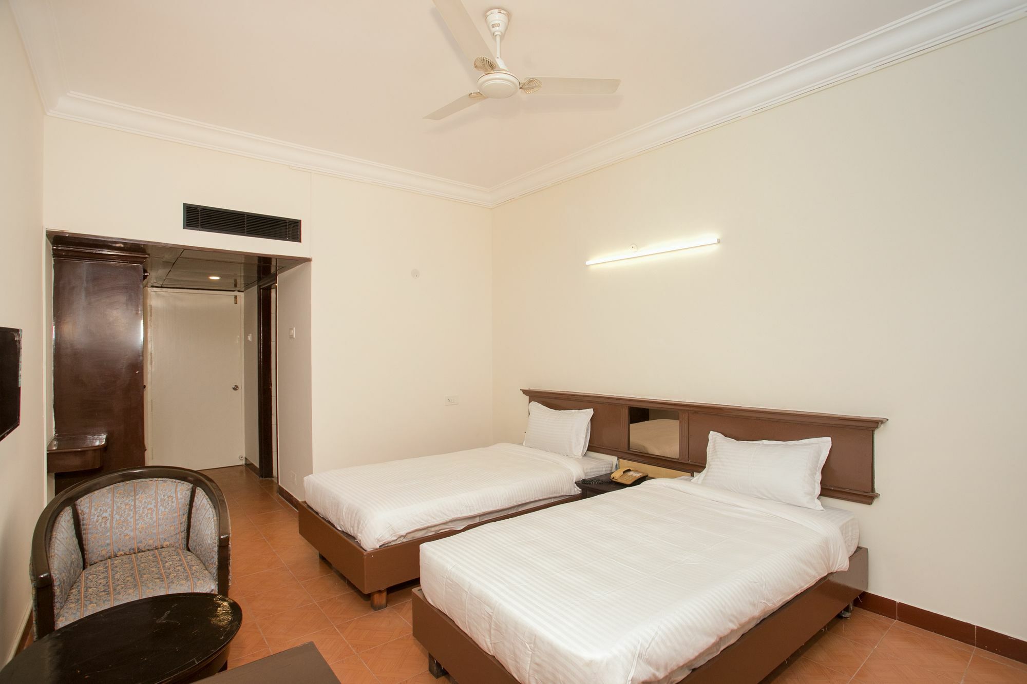 Hotel Golden Gates Bangalore Eksteriør bilde